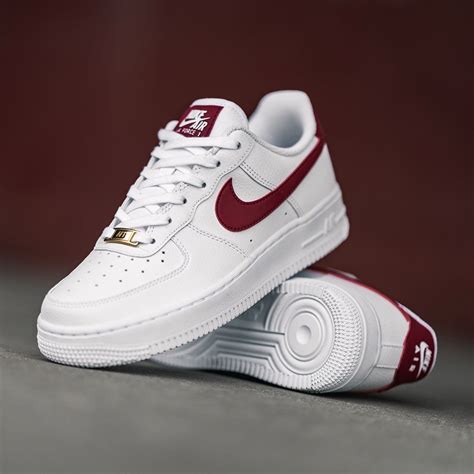 nike air force 1 weinrot